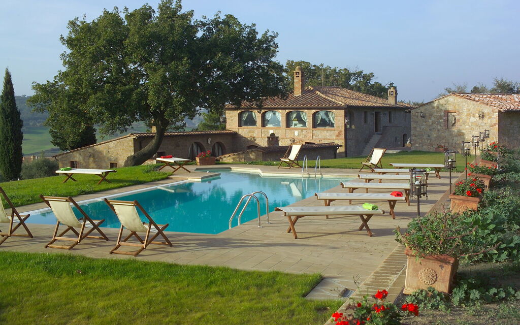 Villa Fontanini: Activities, Amenities, Building Exterior, Main Entrance, Pool, Spring, Summer