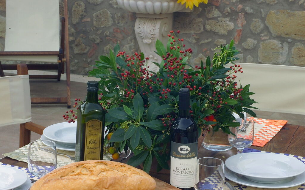 Villa Fontanini: Activities, Amenities, Building Exterior, Main Entrance, Pool, Spring, Summer