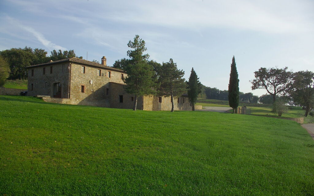 Villa Fontanini: Activities, Amenities, Building Exterior, Main Entrance, Pool, Spring, Summer