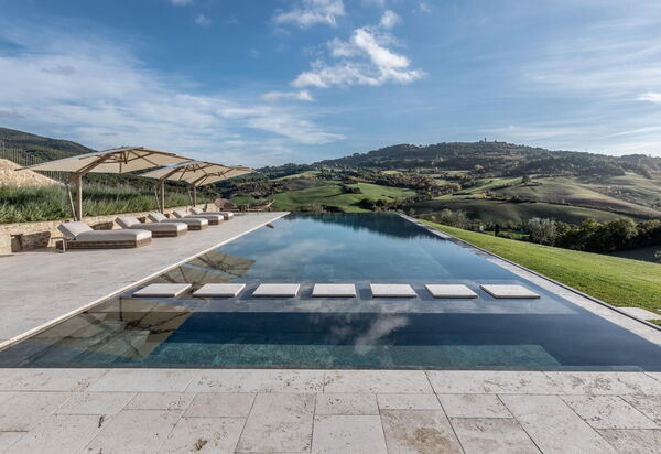 Villa Tessaroni: all'aperto, Attività, Balcone / Terrazza / Patio, Benessere, Camera da letto, Caratteristiche, Entrata Principale, Estate, Esterni, Idromassaggio, Primavera, Shopping