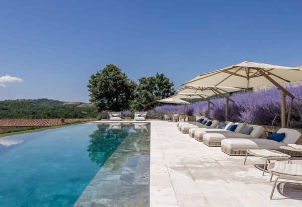 Villa Tessaroni: all'aperto, Attività, Balcone / Terrazza / Patio, Benessere, Camera da letto, Caratteristiche, Entrata Principale, Estate, Esterni, Idromassaggio, Primavera, Shopping