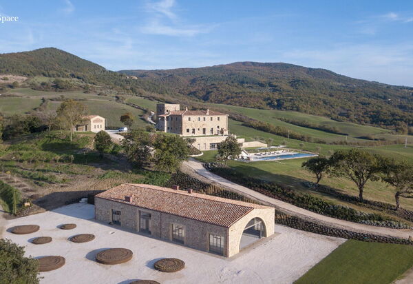 Villa Tessaroni: all'aperto, Attività, Balcone / Terrazza / Patio, Benessere, Camera da letto, Caratteristiche, Entrata Principale, Estate, Esterni, Idromassaggio, Primavera, Shopping