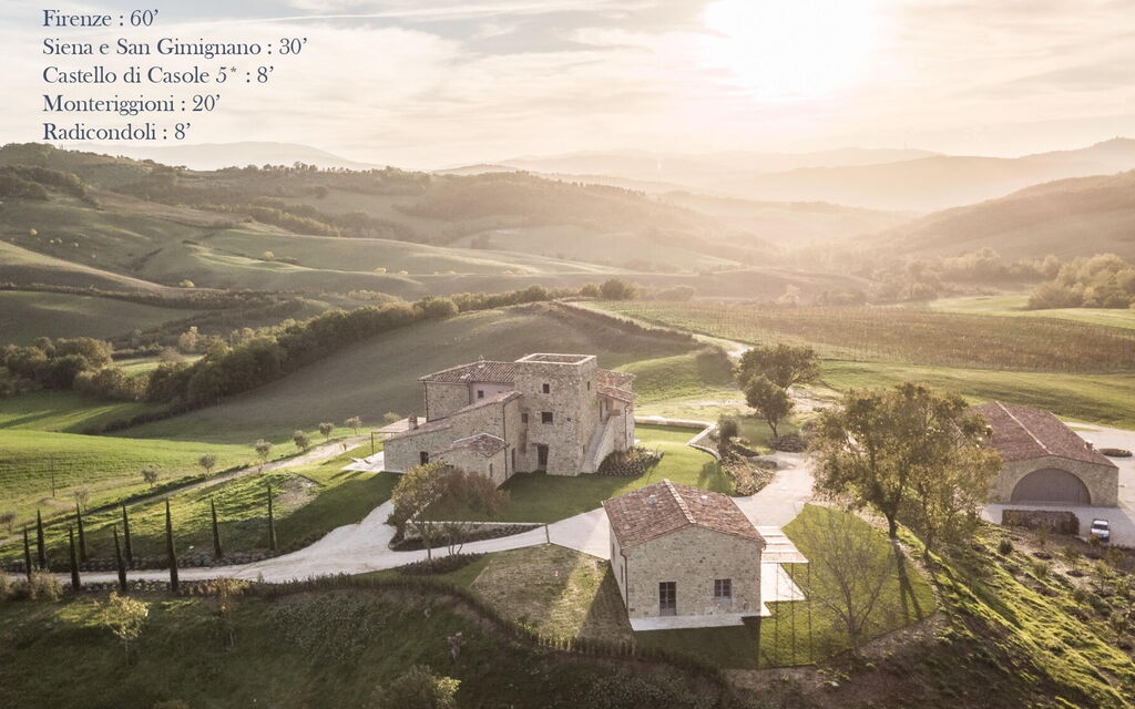 Villa Tessaroni: all'aperto, Attività, Balcone / Terrazza / Patio, Benessere, Camera da letto, Caratteristiche, Entrata Principale, Estate, Esterni, Idromassaggio, Primavera, Shopping