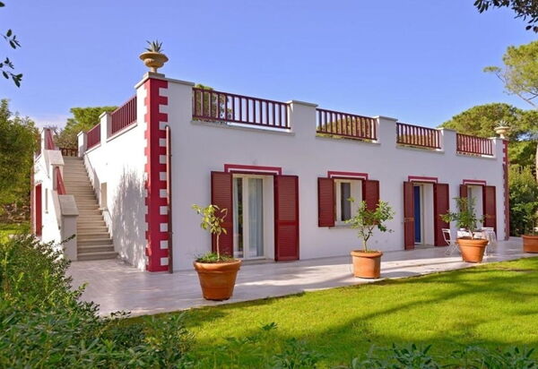 Villa Rossa: Attività, Bagno, Balcone / Terrazza / Patio, Caratteristiche, Estate, Esterni, Giardino, Piscina, Primavera