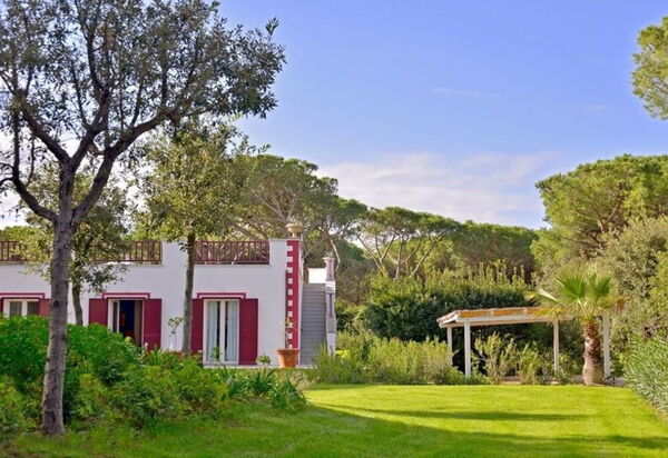 Villa Rossa: Attività, Bagno, Balcone / Terrazza / Patio, Caratteristiche, Estate, Esterni, Giardino, Piscina, Primavera