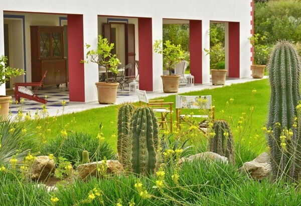 Villa Rossa: Attività, Bagno, Balcone / Terrazza / Patio, Caratteristiche, Estate, Esterni, Giardino, Piscina, Primavera