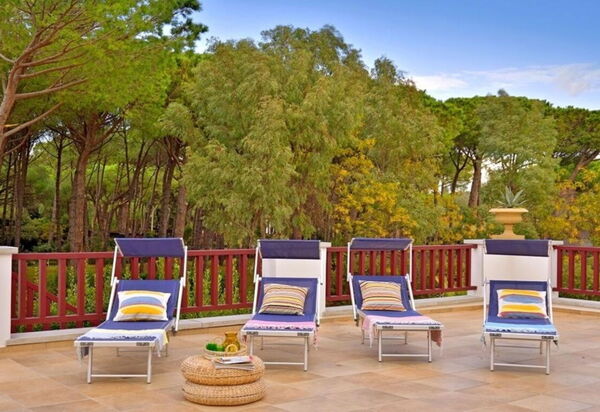 Villa Rossa: Attività, Bagno, Balcone / Terrazza / Patio, Caratteristiche, Estate, Esterni, Giardino, Piscina, Primavera