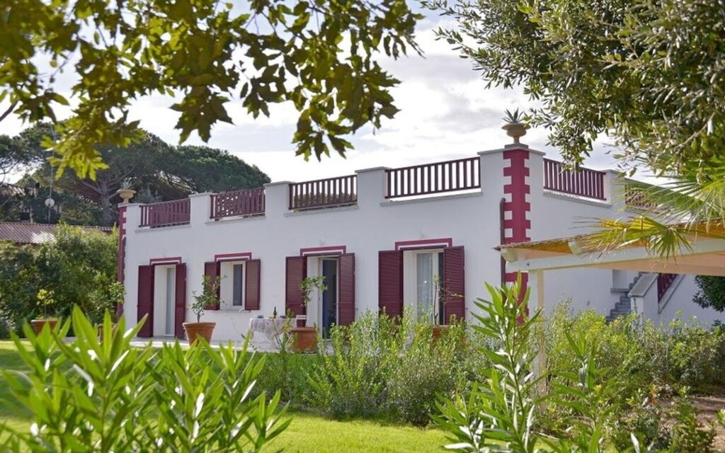 Villa Rossa: Attività, Bagno, Balcone / Terrazza / Patio, Caratteristiche, Estate, Esterni, Giardino, Piscina, Primavera
