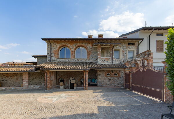 Villa Mocasina: Activities, Amenities, Balcony / Terrace / Patio, Building Exterior, Golf, Pool, Spring, Summer, Wellness