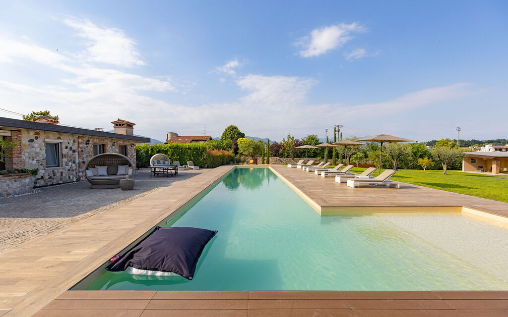 Villa Mocasina: Attività, Balcone / Terrazza / Patio, Benessere, Caratteristiche, Estate, Esterni, Golf, Piscina, Primavera