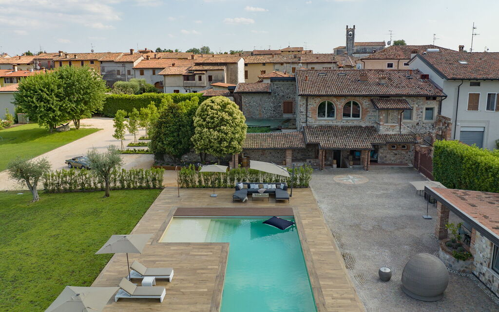 Villa Mocasina: Attività, Balcone / Terrazza / Patio, Benessere, Caratteristiche, Estate, Esterni, Golf, Piscina, Primavera