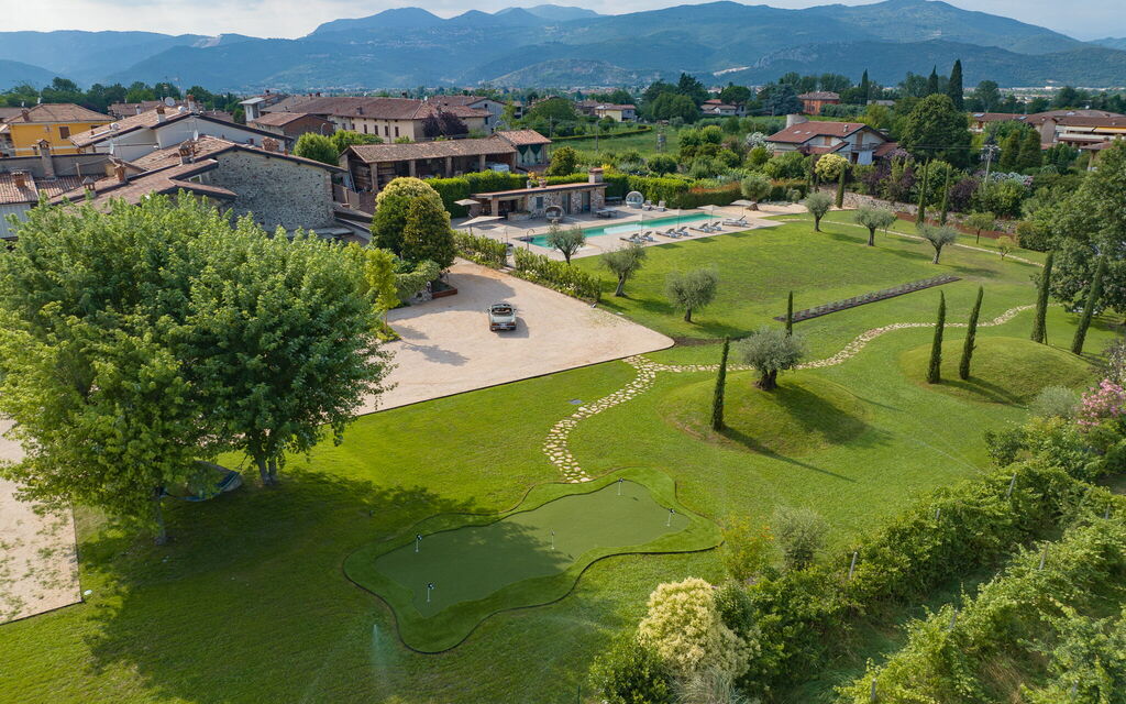 Villa Mocasina: Attività, Balcone / Terrazza / Patio, Benessere, Caratteristiche, Estate, Esterni, Golf, Piscina, Primavera
