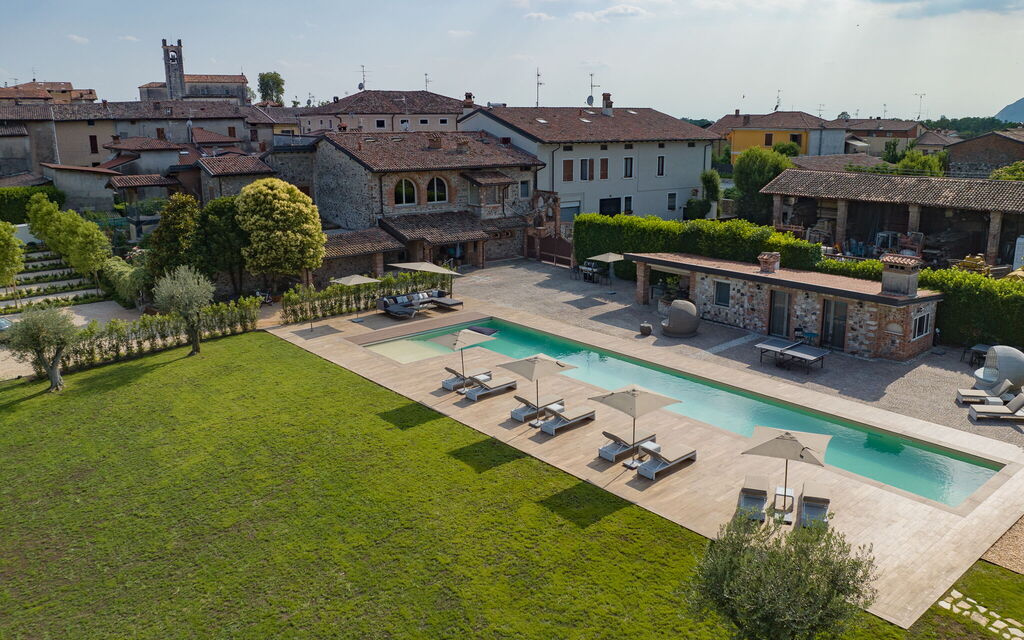 Villa Mocasina: Attività, Balcone / Terrazza / Patio, Benessere, Caratteristiche, Estate, Esterni, Golf, Piscina, Primavera