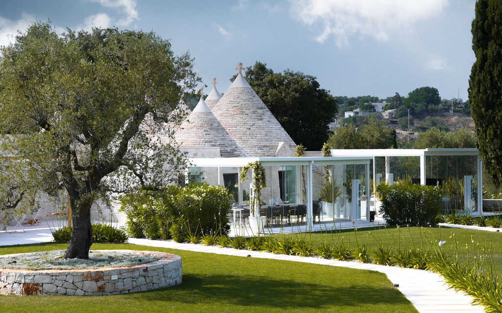 Villa Moretti: Building Exterior, Pool, Spring, Summer