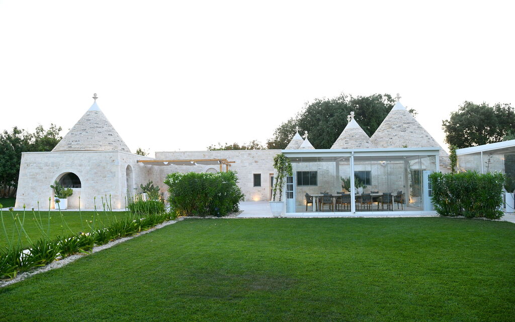 Villa Moretti: Building Exterior, Pool, Spring, Summer