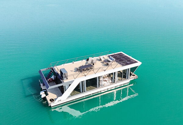 Venice Escape Water Loft: Balcony / Terrace / Patio, Building Exterior, Outdoor, Spring, Summer, Wellness