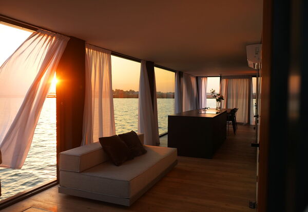 Venice Escape Water Loft