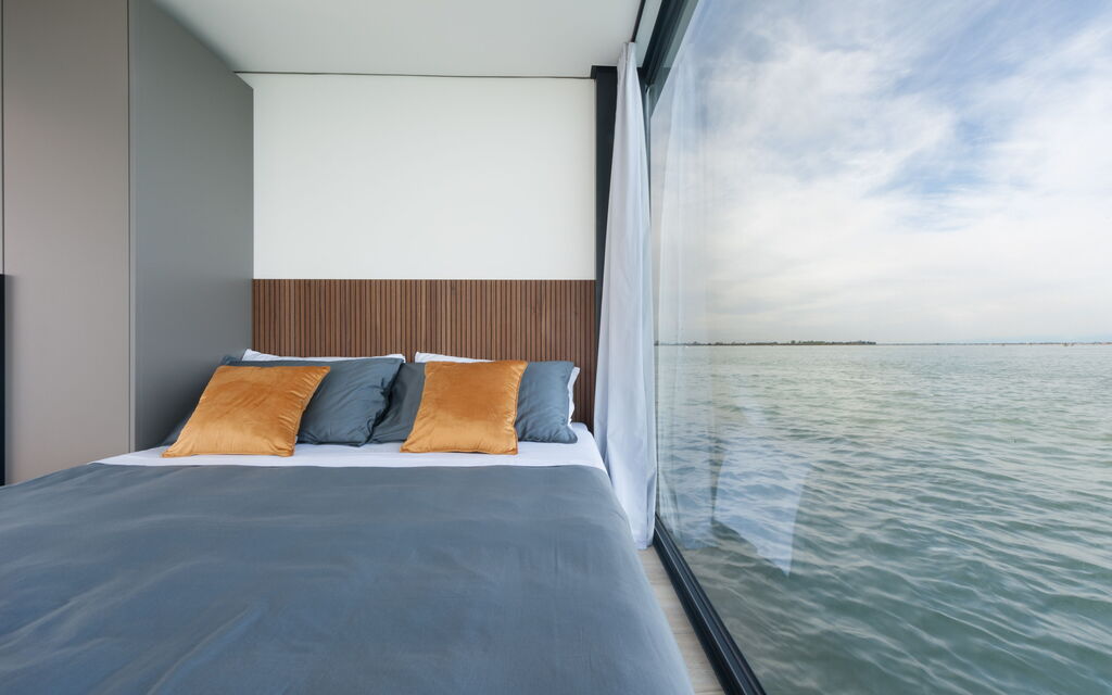 Venice Escape Water Loft
