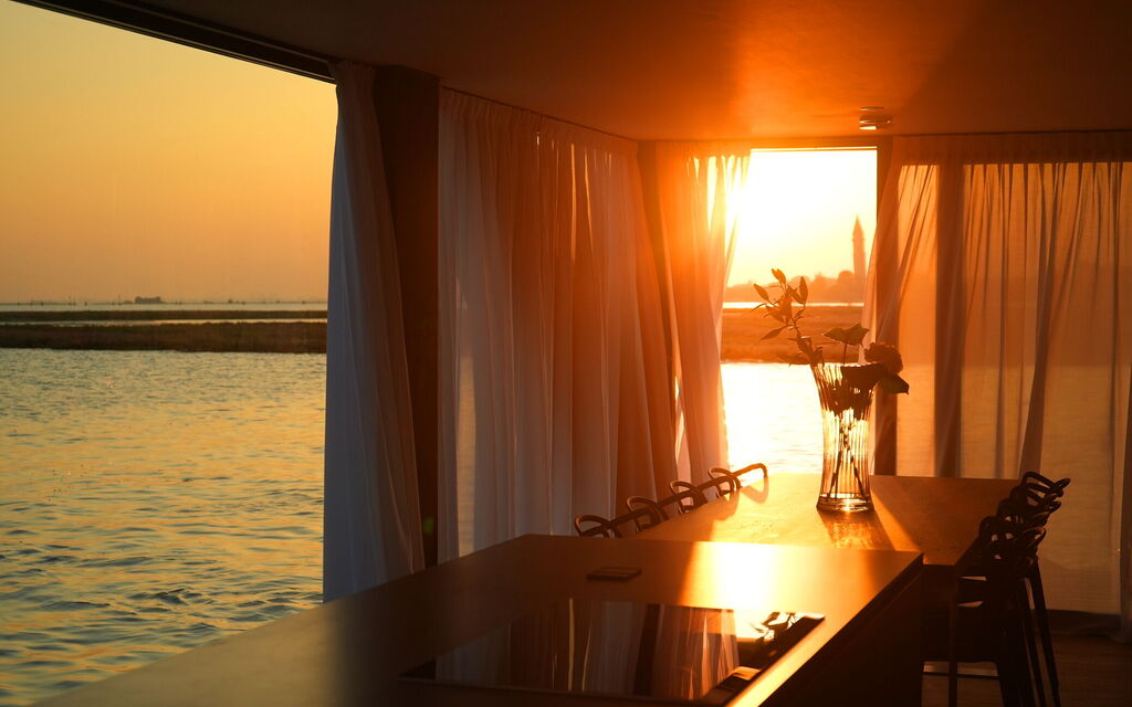 Venice Escape Water Loft