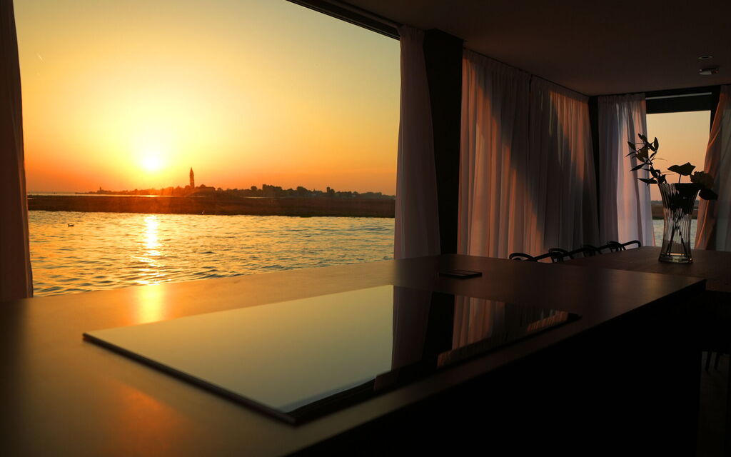 Venice Escape Water Loft