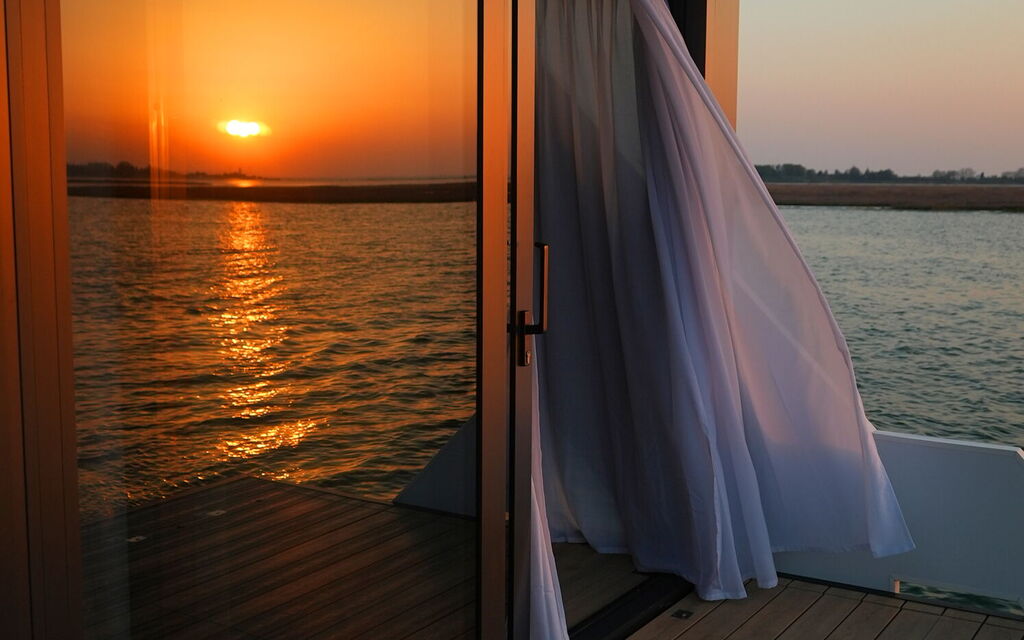 Venice Escape Water Loft