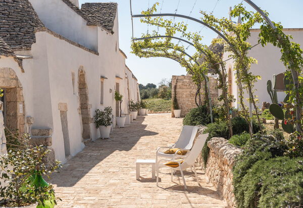 Villa Macchie: Activities, Balcony / Terrace / Patio, Building Exterior, Garden, Main Entrance, Pool, Spring, Wellness