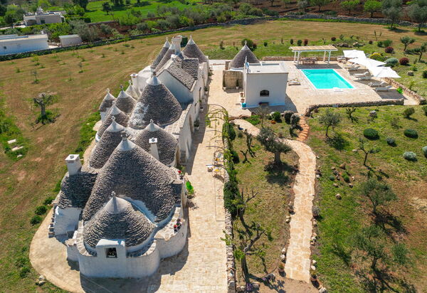 Villa Macchie: Activities, Balcony / Terrace / Patio, Building Exterior, Garden, Main Entrance, Pool, Spring, Wellness