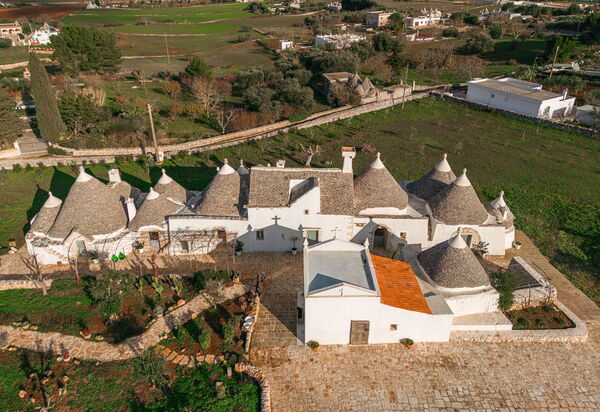 Villa Macchie: Activities, Balcony / Terrace / Patio, Building Exterior, Garden, Main Entrance, Pool, Spring, Wellness