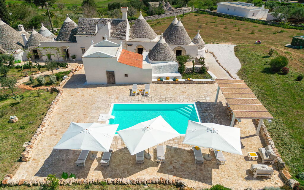 Villa Macchie: Activities, Balcony / Terrace / Patio, Building Exterior, Garden, Main Entrance, Pool, Spring, Wellness