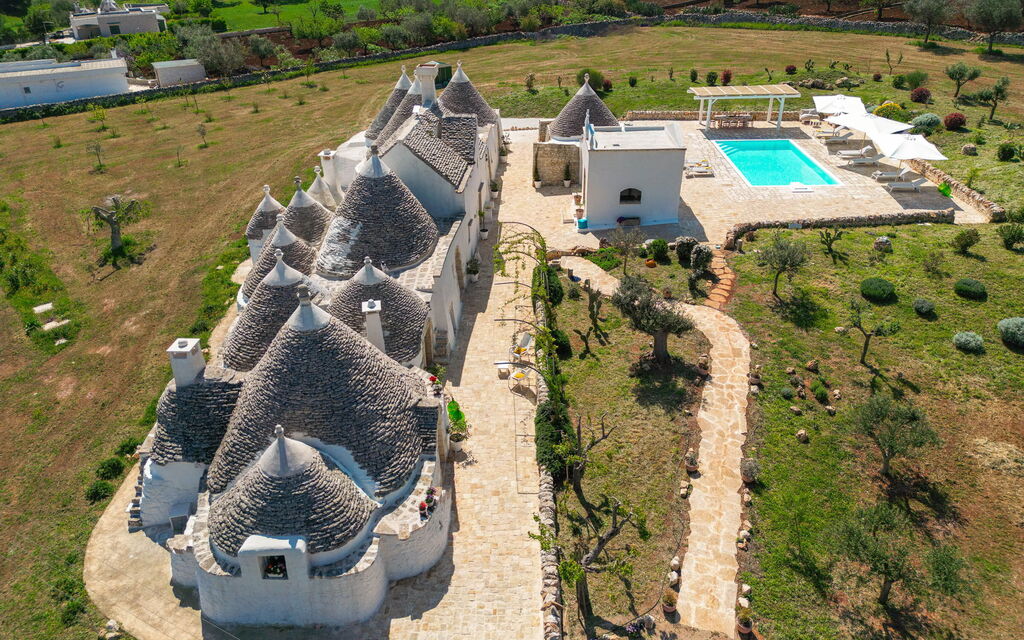 Villa Macchie: Activities, Balcony / Terrace / Patio, Building Exterior, Garden, Main Entrance, Pool, Spring, Wellness