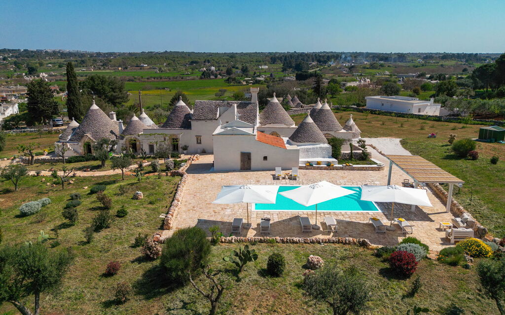 Villa Macchie: Activities, Balcony / Terrace / Patio, Building Exterior, Garden, Main Entrance, Pool, Spring, Wellness