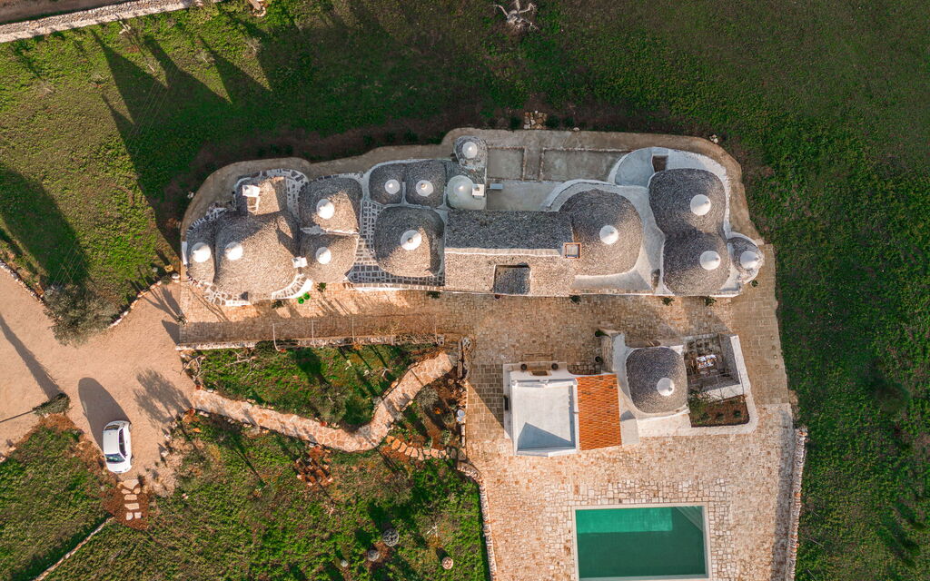 Villa Macchie: Activities, Balcony / Terrace / Patio, Building Exterior, Garden, Main Entrance, Pool, Spring, Wellness