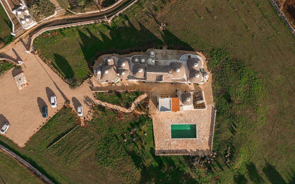 Villa Macchie: Activities, Balcony / Terrace / Patio, Building Exterior, Garden, Main Entrance, Pool, Spring, Wellness