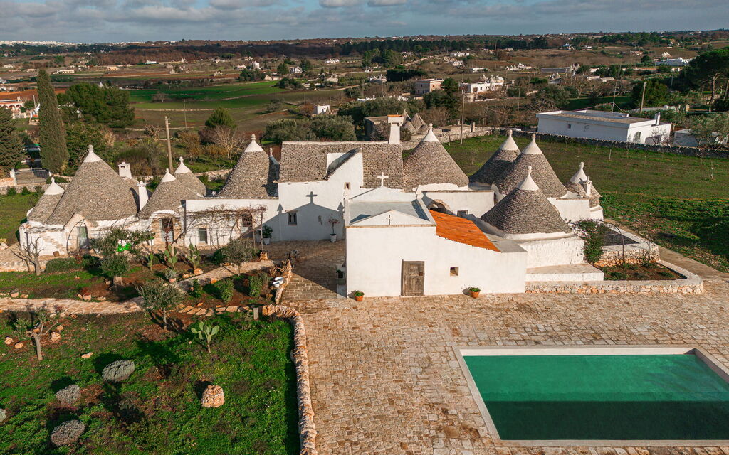 Villa Macchie: Activities, Balcony / Terrace / Patio, Building Exterior, Garden, Main Entrance, Pool, Spring, Wellness