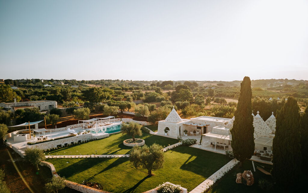 Villa Cisterna: Activities, Amenities, Balcony / Terrace / Patio, Bathroom, Building Exterior, Facilities, Garden, Pool, Spring, Summer