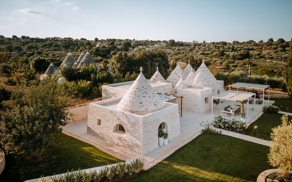 Villa Cisterna: Activities, Amenities, Balcony / Terrace / Patio, Bathroom, Building Exterior, Facilities, Garden, Pool, Spring, Summer