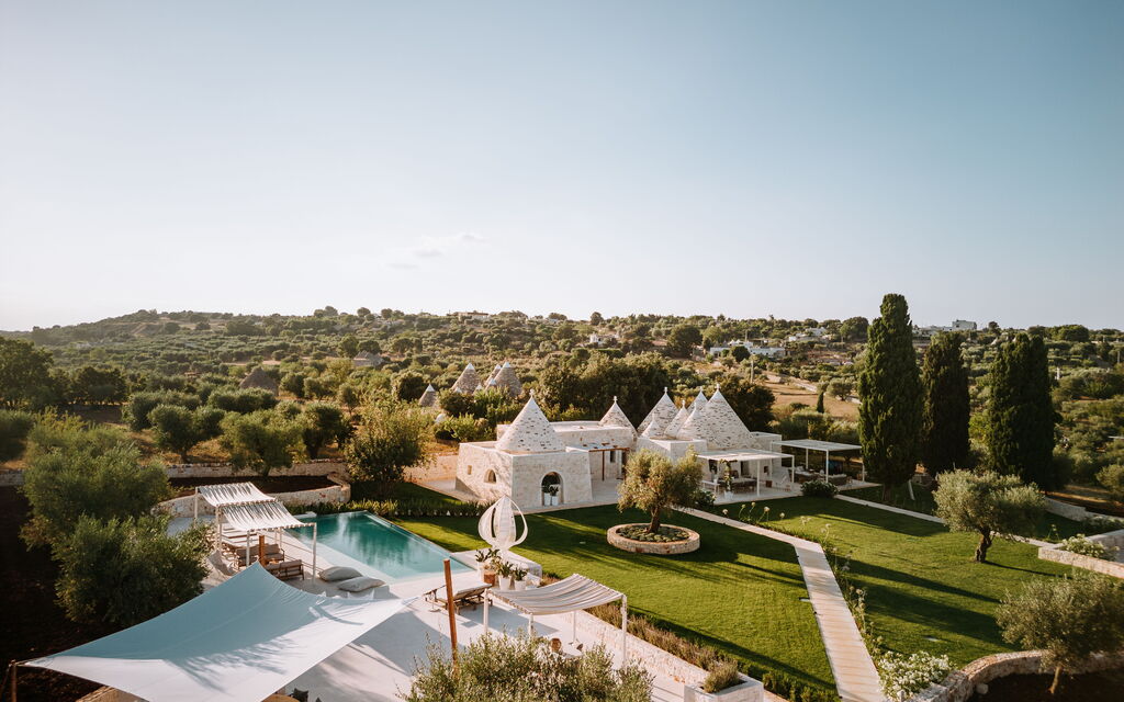 Villa Cisterna: Activities, Amenities, Balcony / Terrace / Patio, Bathroom, Building Exterior, Facilities, Garden, Pool, Spring, Summer