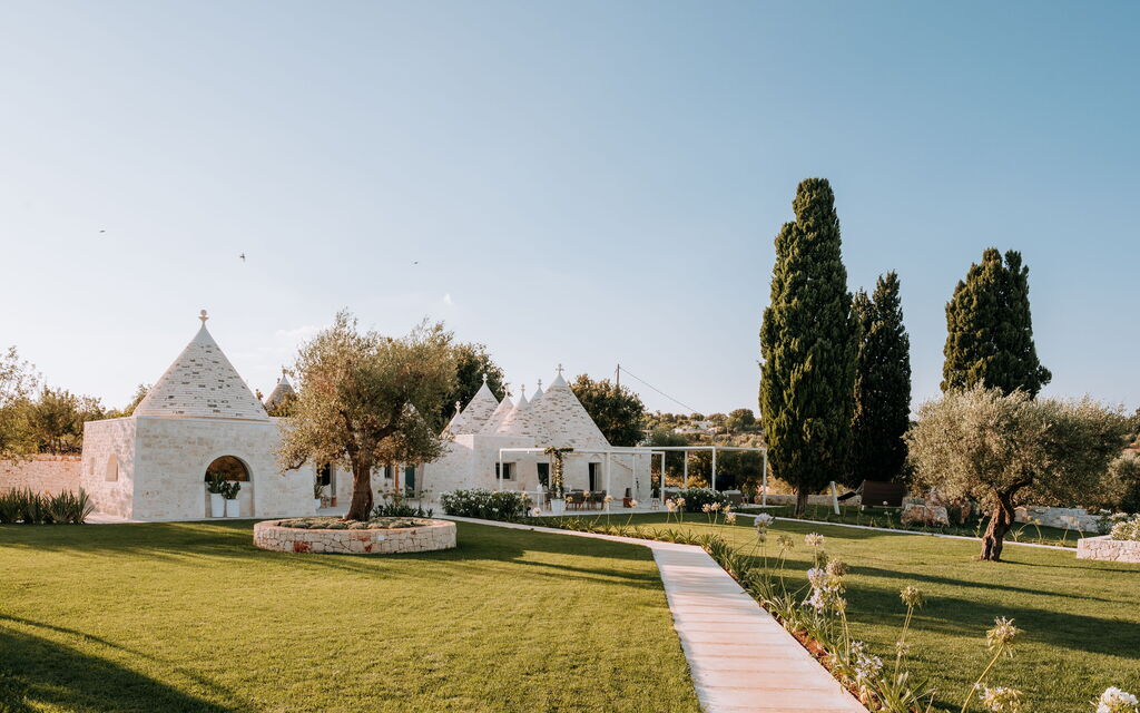 Villa Cisterna: Activities, Amenities, Balcony / Terrace / Patio, Bathroom, Building Exterior, Facilities, Garden, Pool, Spring, Summer