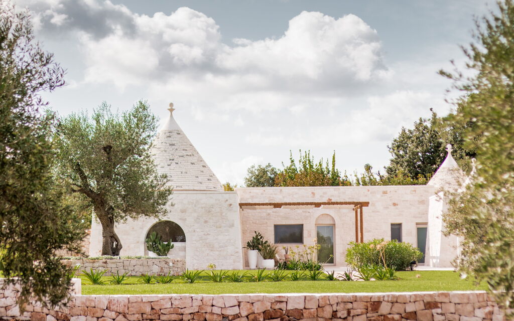 Villa Cisterna: Activities, Amenities, Balcony / Terrace / Patio, Bathroom, Building Exterior, Facilities, Garden, Pool, Spring, Summer