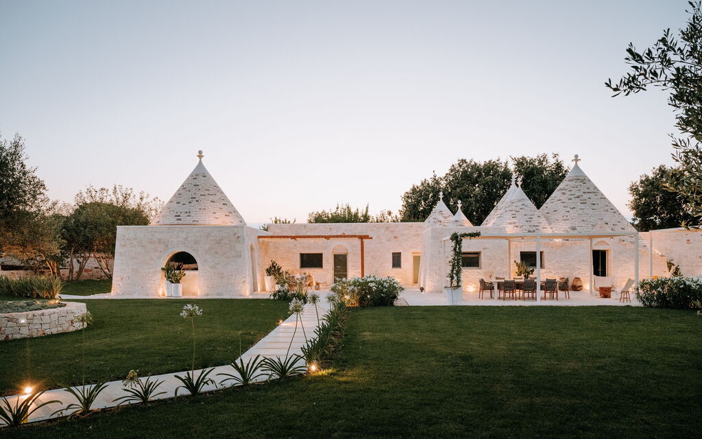 Villa Cisterna: Activities, Amenities, Balcony / Terrace / Patio, Bathroom, Building Exterior, Facilities, Garden, Pool, Spring, Summer