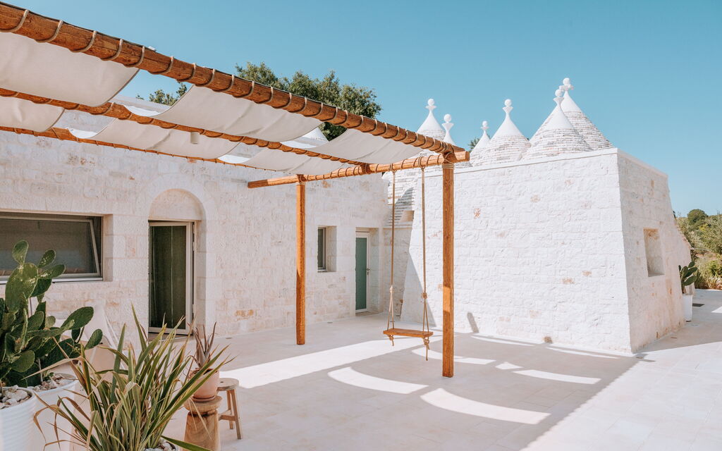 Villa Cisterna: Activities, Amenities, Balcony / Terrace / Patio, Bathroom, Building Exterior, Facilities, Garden, Pool, Spring, Summer