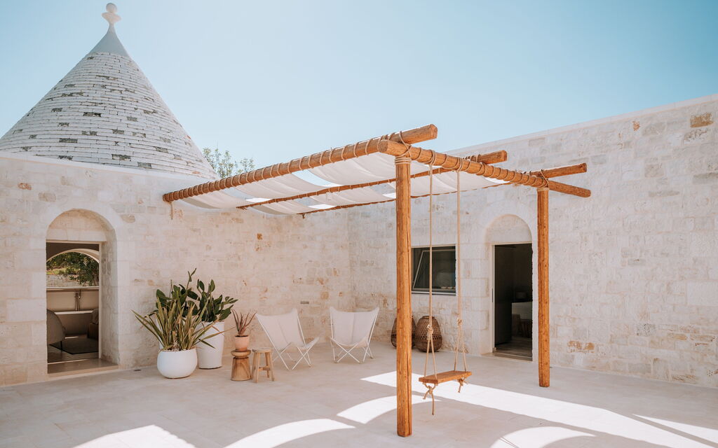 Villa Cisterna: Activities, Amenities, Balcony / Terrace / Patio, Bathroom, Building Exterior, Facilities, Garden, Pool, Spring, Summer