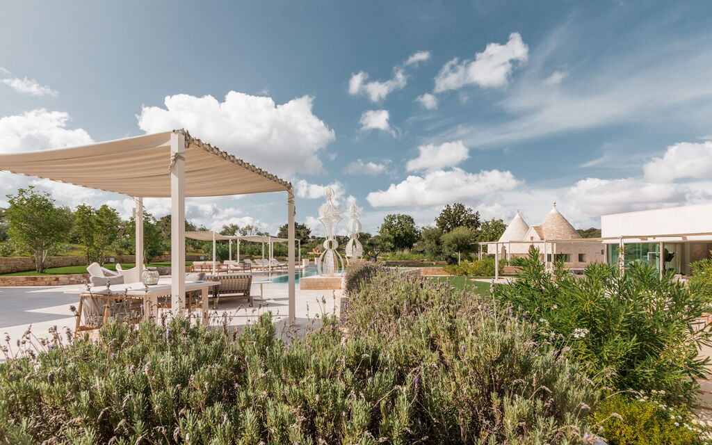 Villa Cisterna: Activities, Amenities, Balcony / Terrace / Patio, Bathroom, Building Exterior, Facilities, Garden, Pool, Spring, Summer