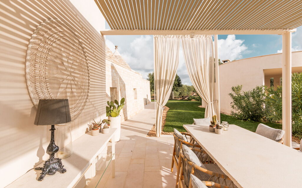 Villa Cisterna: Activities, Amenities, Balcony / Terrace / Patio, Bathroom, Building Exterior, Facilities, Garden, Pool, Spring, Summer