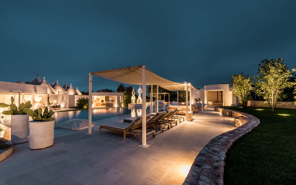 Villa Cisterna: Activities, Amenities, Balcony / Terrace / Patio, Bathroom, Building Exterior, Facilities, Garden, Pool, Spring, Summer