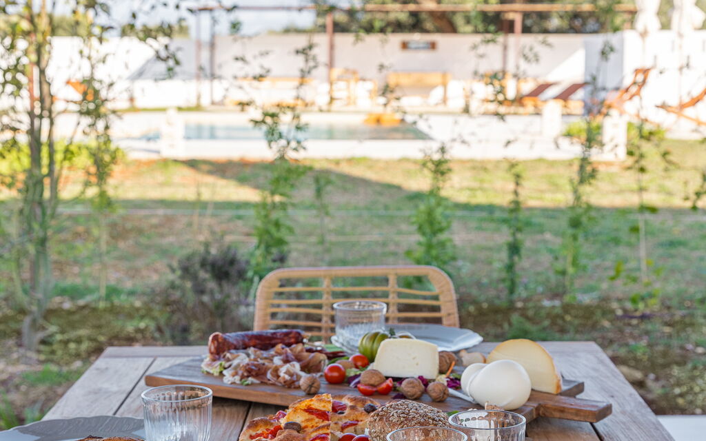 Villa Arancio: Attività, Balcone / Terrazza / Patio, Benessere, Caratteristiche, Cibo, Cucina, Estate, Esterni, Piscina, Primavera, Servizi