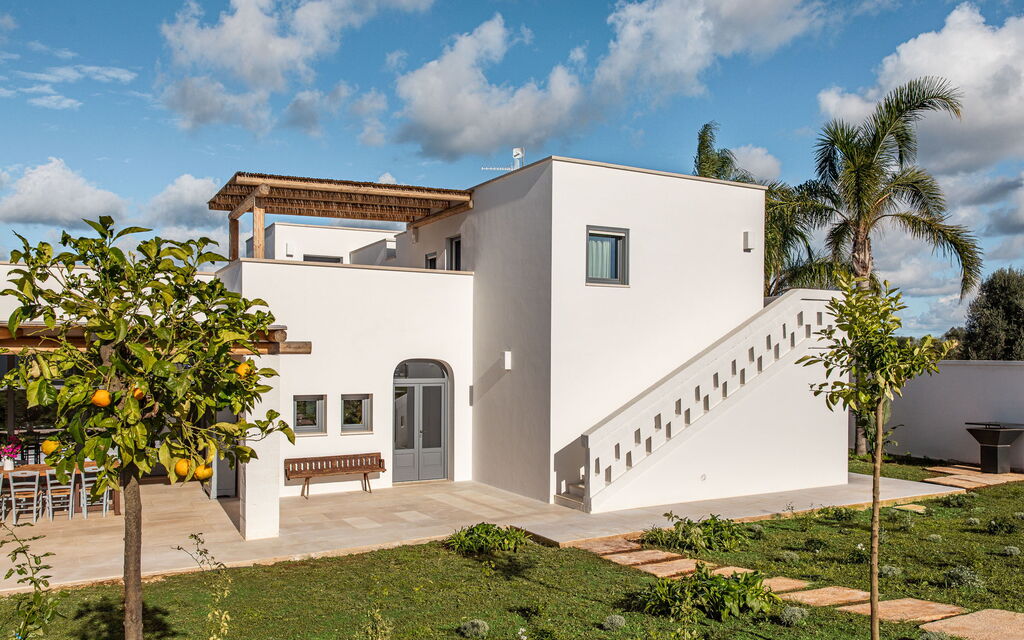 Villa Arancio: Attività, Balcone / Terrazza / Patio, Benessere, Caratteristiche, Cibo, Cucina, Estate, Esterni, Piscina, Primavera, Servizi