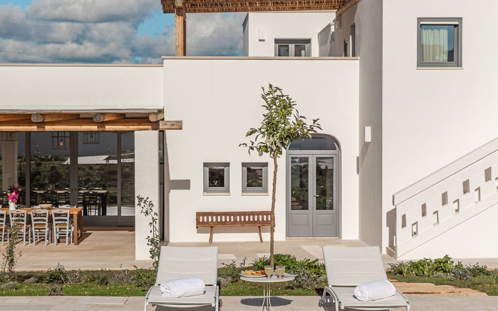 Villa Arancio: Attività, Balcone / Terrazza / Patio, Benessere, Caratteristiche, Cibo, Cucina, Estate, Esterni, Piscina, Primavera, Servizi