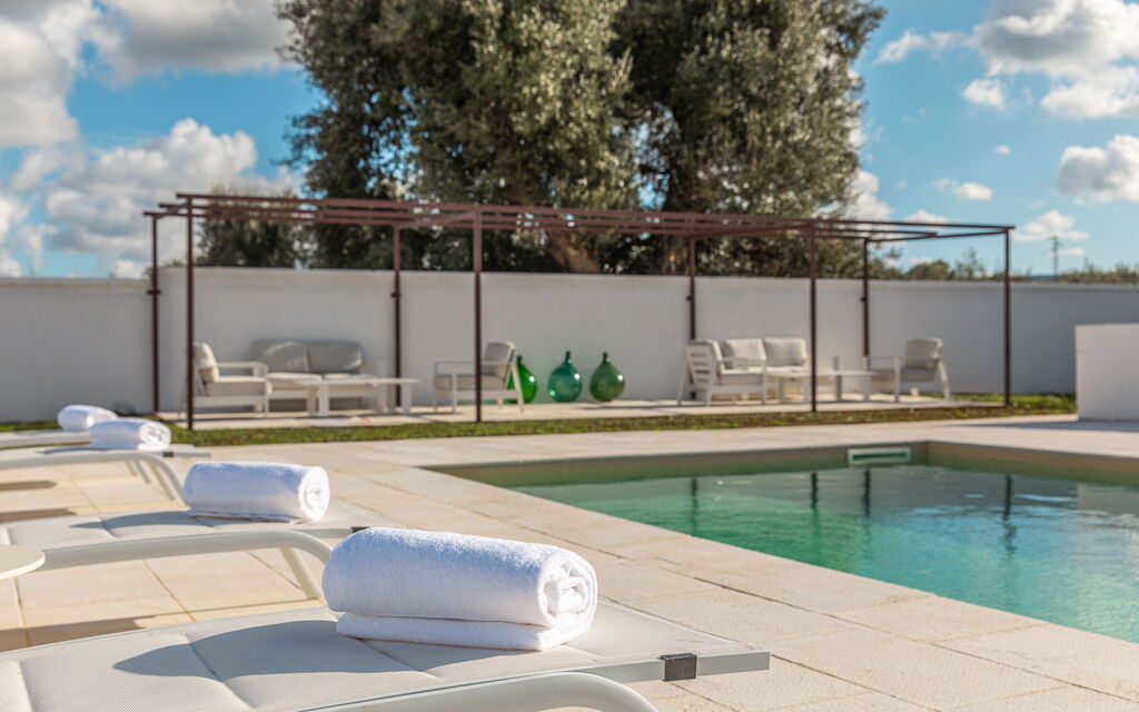 Villa Arancio: Attività, Balcone / Terrazza / Patio, Benessere, Caratteristiche, Cibo, Cucina, Estate, Esterni, Piscina, Primavera, Servizi