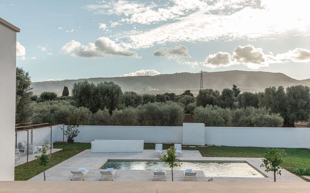 Villa Arancio: Attività, Balcone / Terrazza / Patio, Benessere, Caratteristiche, Cibo, Cucina, Estate, Esterni, Piscina, Primavera, Servizi